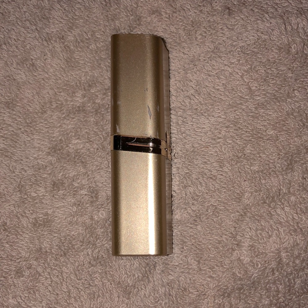 L’Oreal Lipstick